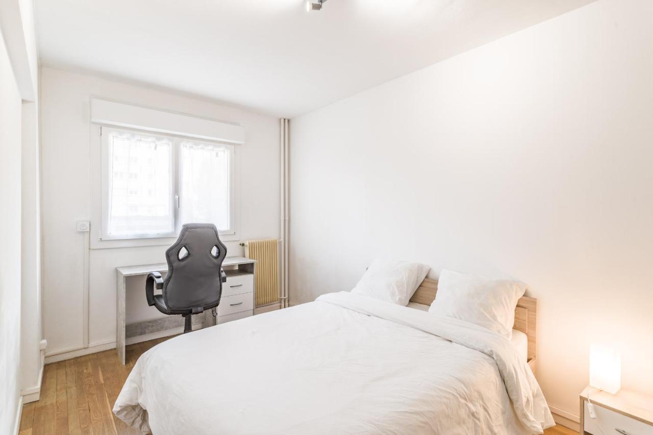 Spacieux appartement - 6 personnes - Parking gratuit Saint-André-les-Vergers Extérieur photo