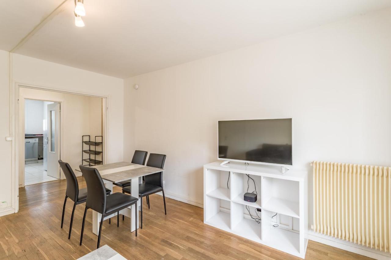 Spacieux appartement - 6 personnes - Parking gratuit Saint-André-les-Vergers Extérieur photo