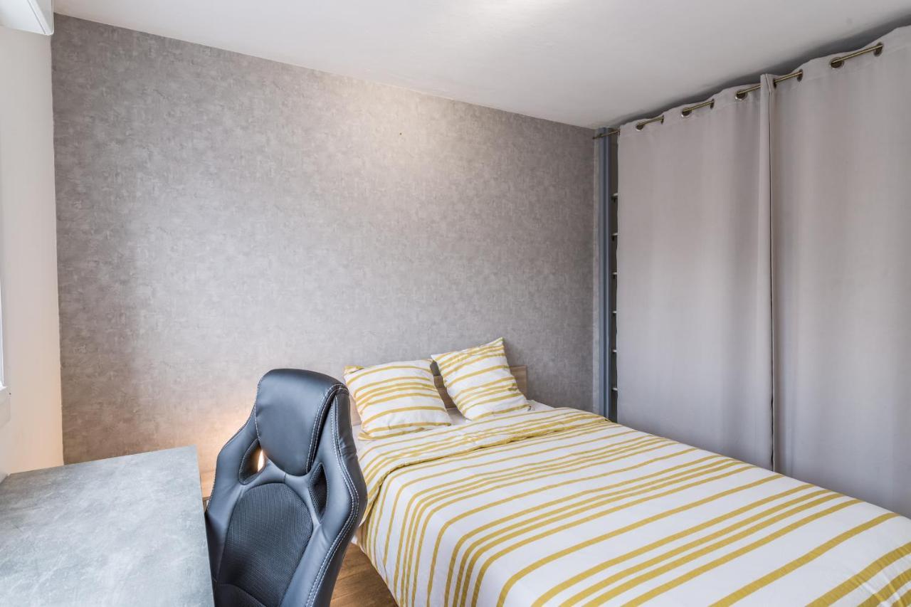 Spacieux appartement - 6 personnes - Parking gratuit Saint-André-les-Vergers Extérieur photo
