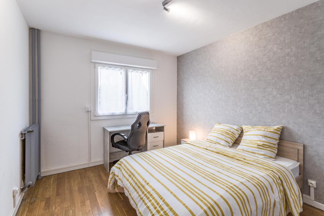Spacieux appartement - 6 personnes - Parking gratuit Saint-André-les-Vergers Extérieur photo