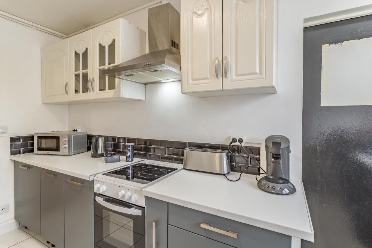 Spacieux appartement - 6 personnes - Parking gratuit Saint-André-les-Vergers Extérieur photo